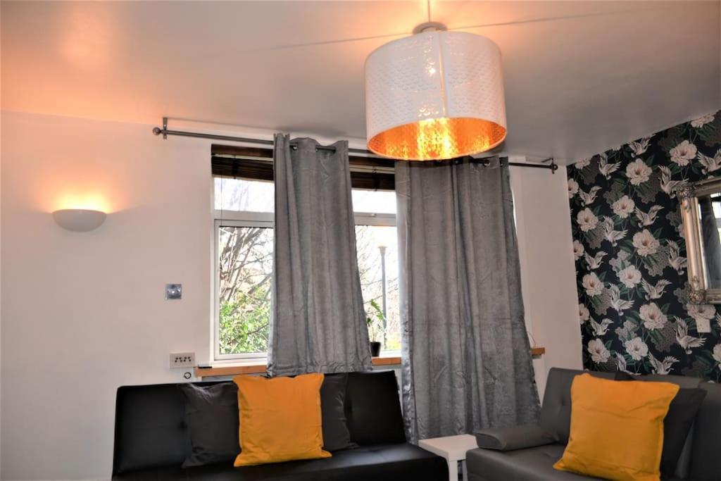 London Zone 2, 2 Bedroom House 외부 사진