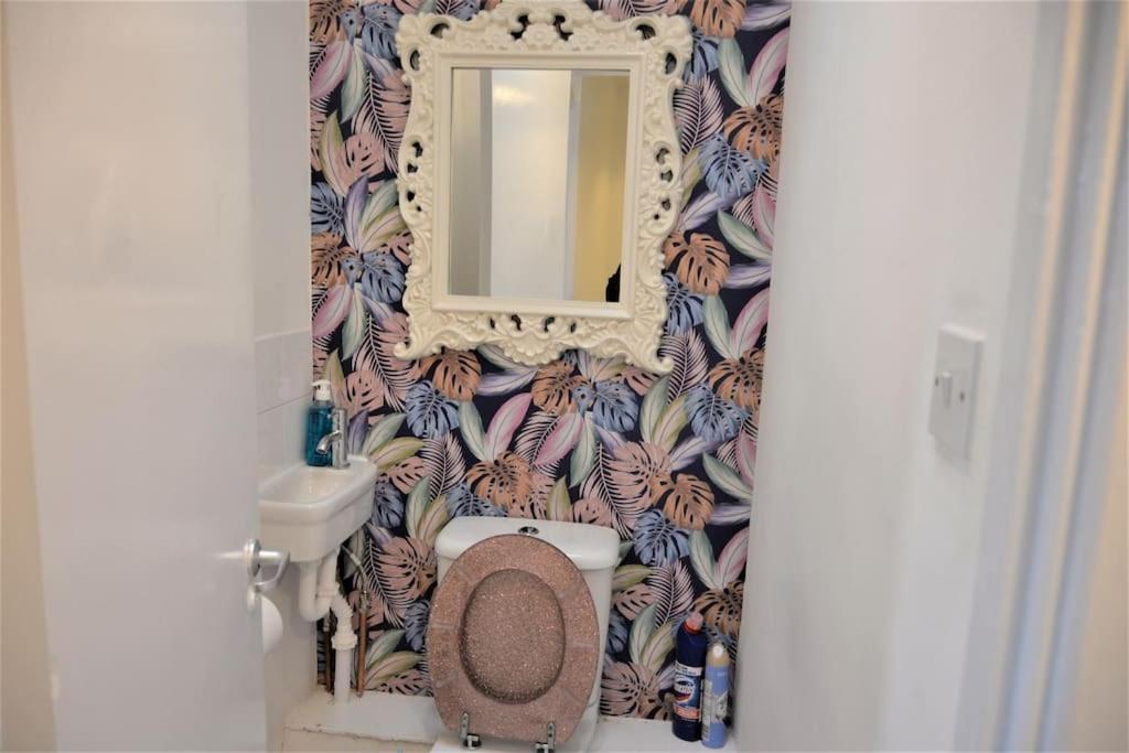 London Zone 2, 2 Bedroom House 외부 사진