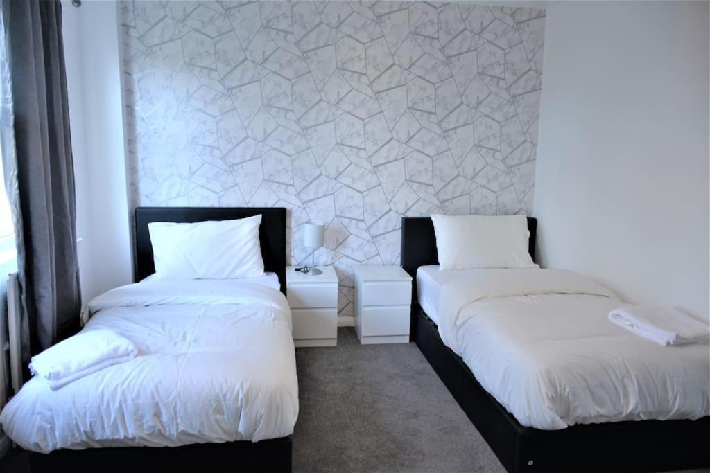 London Zone 2, 2 Bedroom House 외부 사진