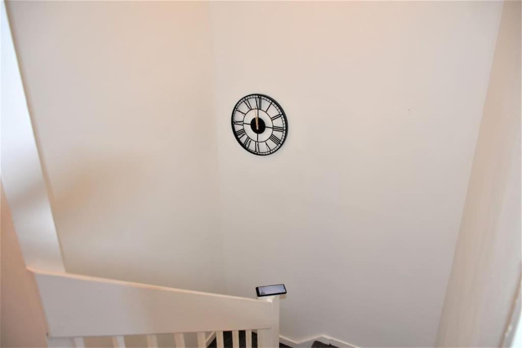London Zone 2, 2 Bedroom House 외부 사진