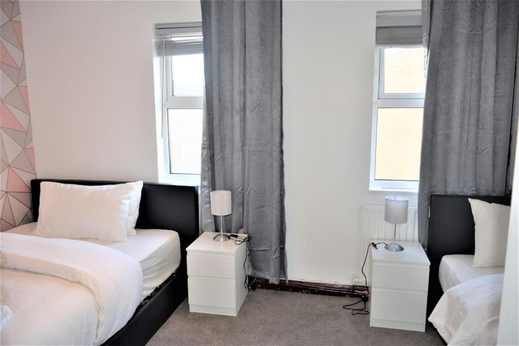 London Zone 2, 2 Bedroom House 외부 사진