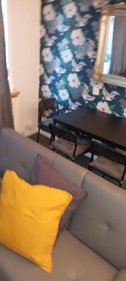 London Zone 2, 2 Bedroom House 외부 사진